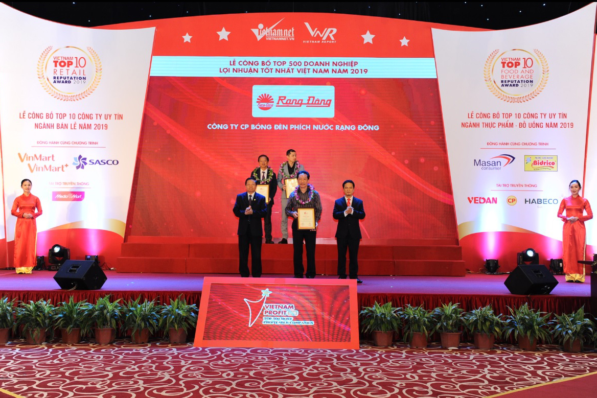 Lễ công bố Top 500 Doanh nghiệp lợi nhuận tốt nhất Việt Nam năm 2020 Lễ công bố Top 500 Doanh nghiệp lợi nhuận tốt nhất Việt Nam năm 2020